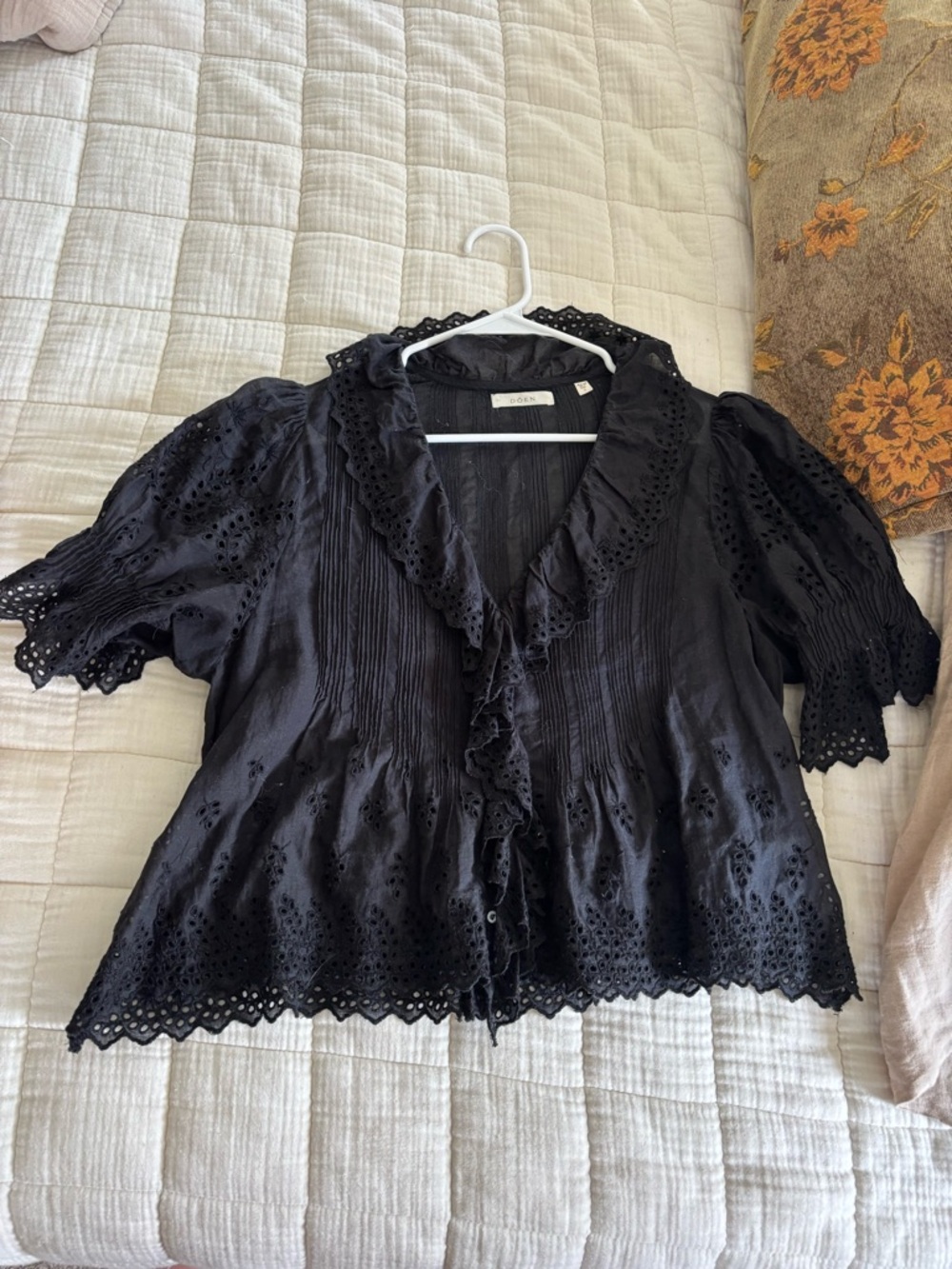 Doen black eyelet Henri top - Small